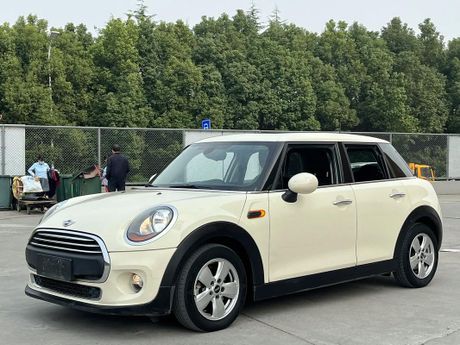 MINI One：小巧精致的城市座驾