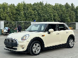 MINI One：小巧精致的城市座驾